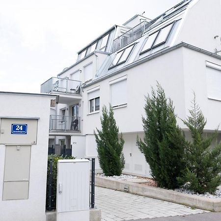 Modern Apartment With Private Balcony Near City Center Wien Exteriör bild