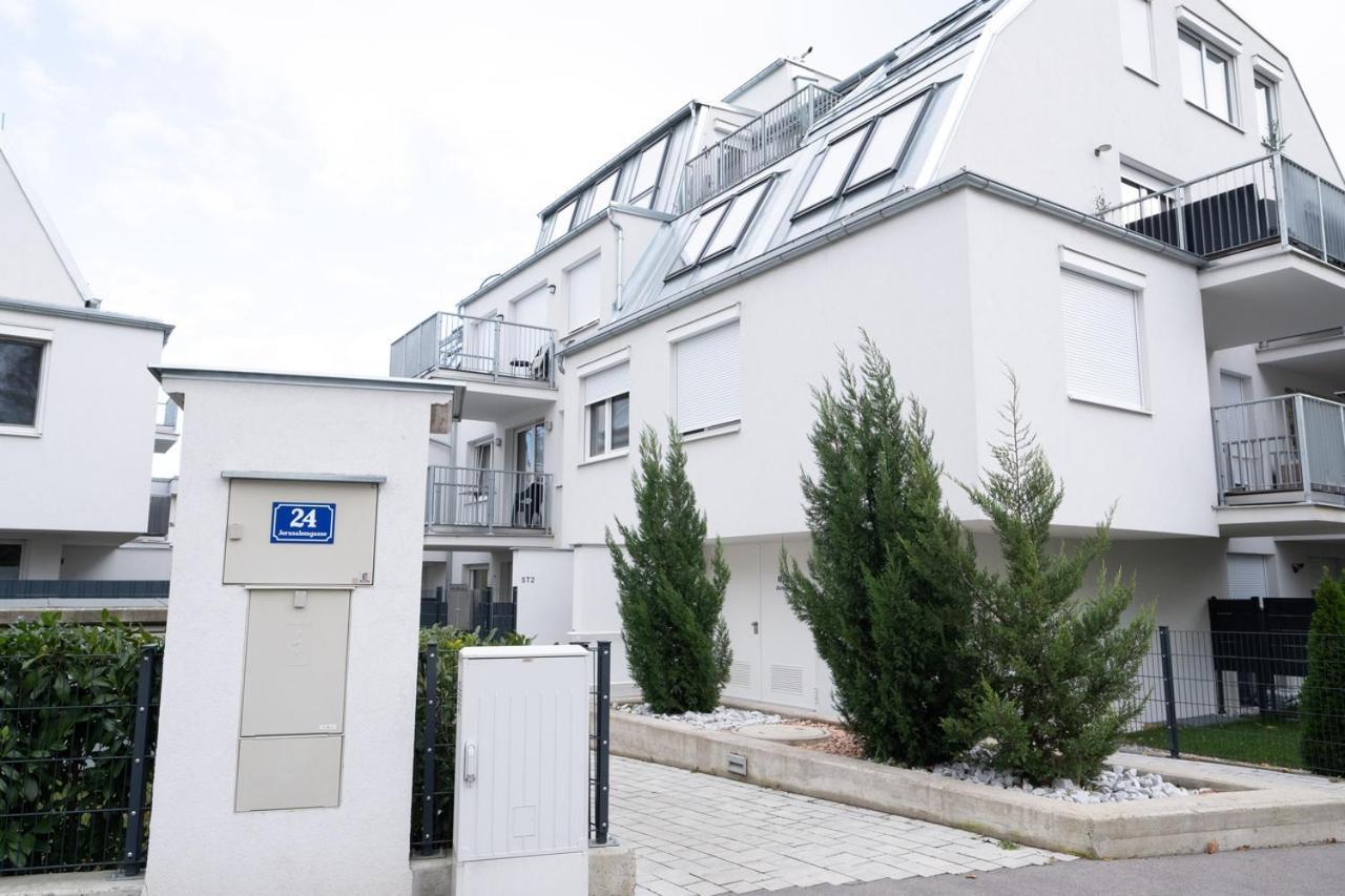 Modern Apartment With Private Balcony Near City Center Wien Exteriör bild